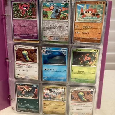 MFS024 Binder Full Of Over 800 Pokémon Trading Cards (C)