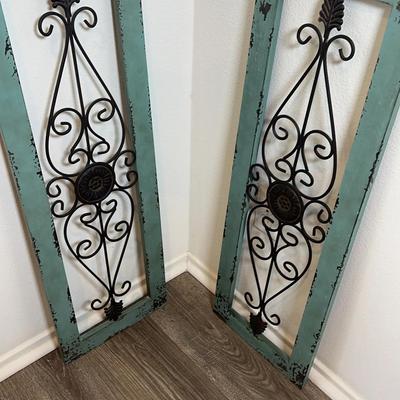 Metal And Wood Decor