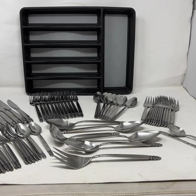 International Stainless Steel Deluxe Silverware