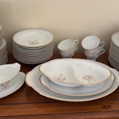 Harvest Gold White Dinnerware Pieces – Floral Design