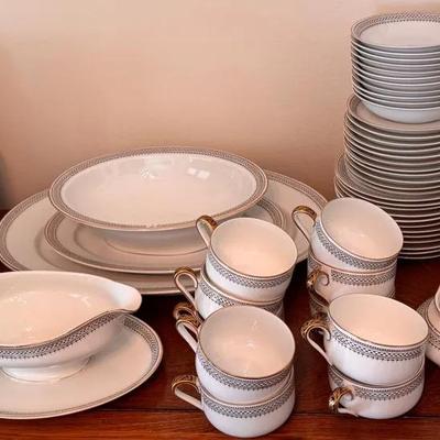 Krauthheim Elegant White Dinnerware – Plates, Cups, and More