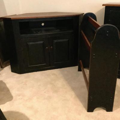 Tv/Storage Corner Cabinet & Quilt Rack (2)