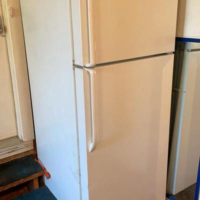 GE Refrigerator