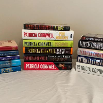 Collection of Patricia Cornwell & Mary Higgins Clark Hardcover Books