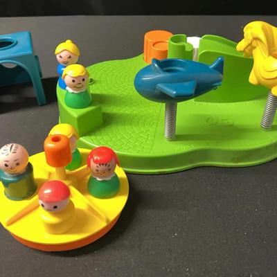 Vintage Fisher Price Little People 2525 Playground Collector Set