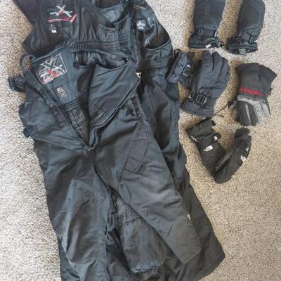 child snowpants (sz 8 + 10) & gloves