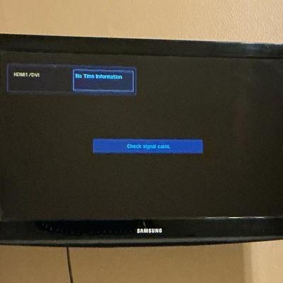 32 Inch Samsung TV & Wall Mount  