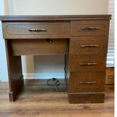 Parsons Desk With Singer Sewing Machine