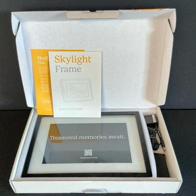 Skylight Digital Picture Frame 1