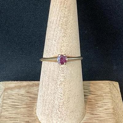 10K Gold Ring Red Stone