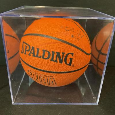 Houston Rockets Signed Basketball Richie Frahm #14