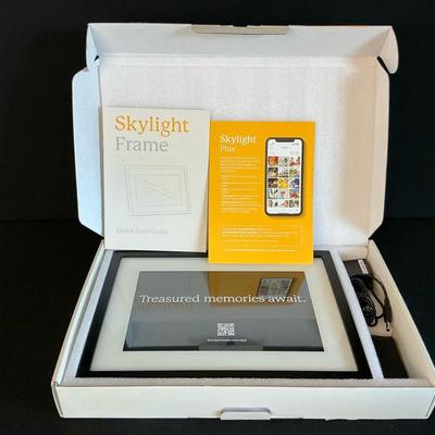 Skylight Digital Picture Frame 2