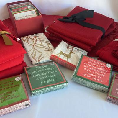 Christmas Plates, Placemats, Tablecloth, And Napkins