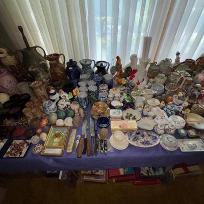 Sale Photo Thumbnail #45: Fantastic collection of pottery glassware etc. 