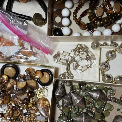 Sale Photo Thumbnail #62