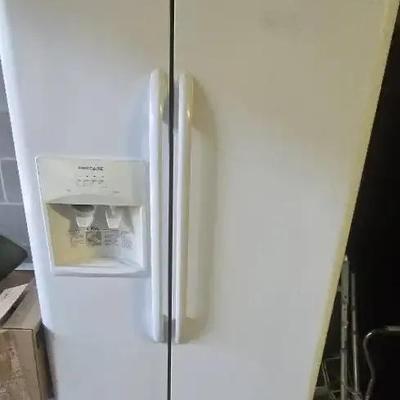 Frigidaire Refrigerator 