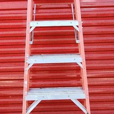 8 Foot Fiberglass Ladder 