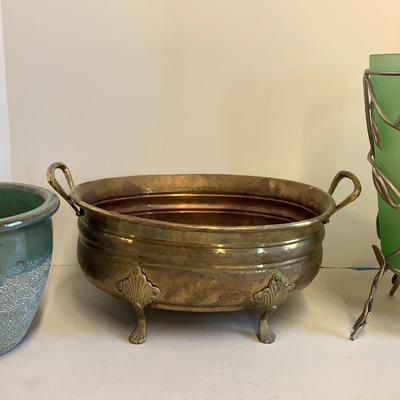 Two Planters And Glass Vase In Metal Stand