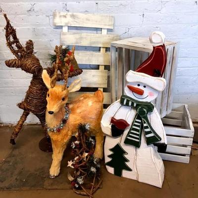 Woodland/Rustic Christmas Decor (7 Pieces) With Fiber Reindeer, Snowman, Etc