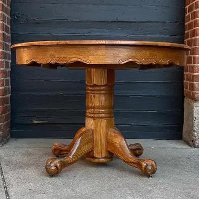 Victorian Style Solid Oak Claw Foot Pedestal Dining Table