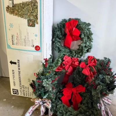 Christmas Greenery (7 Pieces) With Martha Stewart 7.5 Foot Alexander Pine Tree