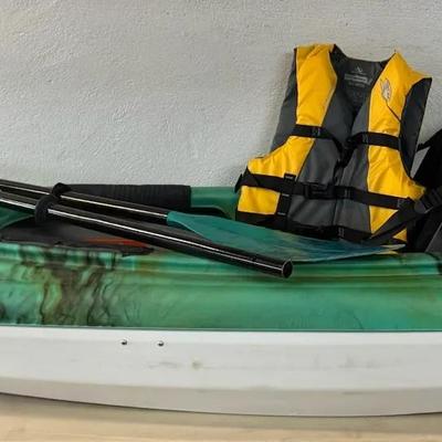 Pelican Premium Coast 100XR Kayak (4 Of 4) With Carlisle Paddles & Stearns Life Vest
