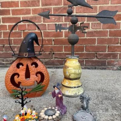 Seasonal Decorations/Halloween/Fall