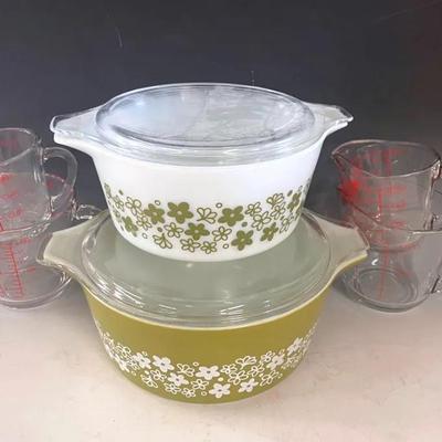 Vintage Pyrex Spring Blossom Green Lidded Bakeware With Measuring Cups 
