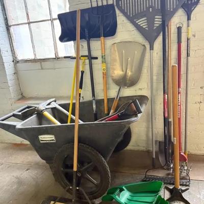 Lawn & Garden Hand Tools With Rubbermaid Commercial Heavy-Duty Cart