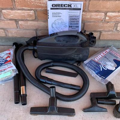 Oreck Xl Hand Held Vacuum Bb1100 With Attachments