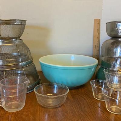 Pyrex 404, Pyrex 462, Pyrex 464, Pyrex 508, Strainers And Mixing Bowls