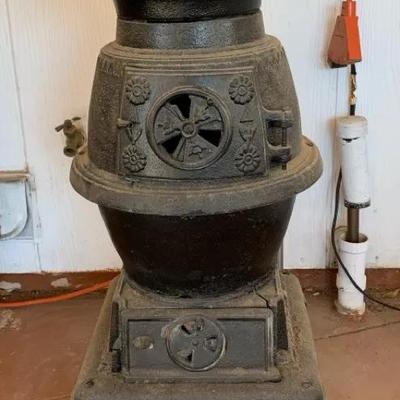 Antique Cast Iron Pot Belly Stove