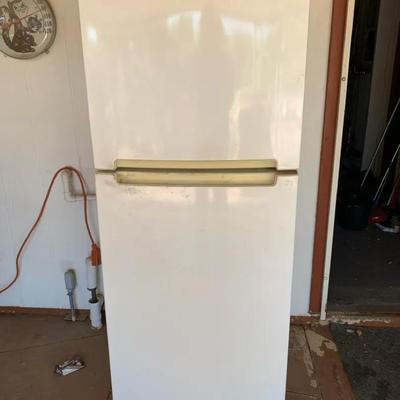 Whirlpool Refrigerator 
