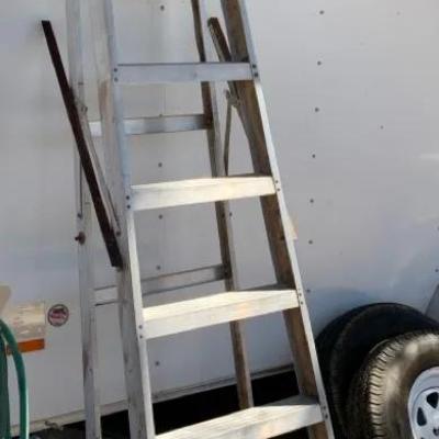 8 Foot Ladder
