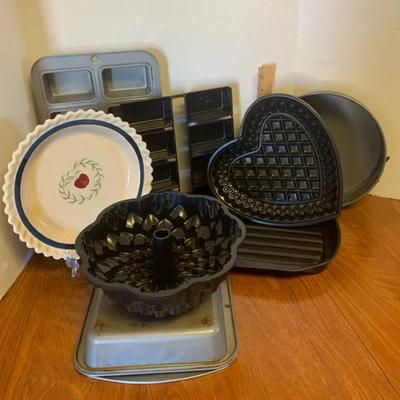 Bakeware - Mini Loaf Pans, Pie Pan, Springform Pan, Miscellaneous