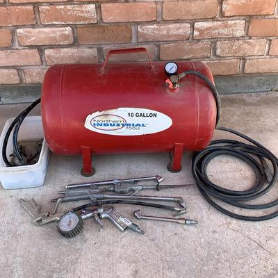 Northern Industrial 10 Gallon Air Tank With Air Accessories 