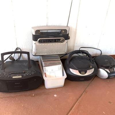 Lot Of 4 Cd Player Am Fm Radios With Box Of CDs 