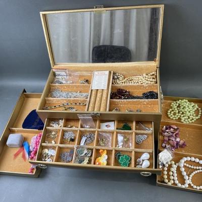 Sale Photo Thumbnail #17: Lot 33 – Vintage Velvet Jewelry Box With Costume Jewelry