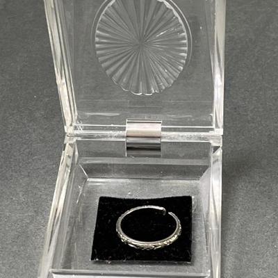 Sale Photo Thumbnail #6: Lot 7 – 14K Golden Wedding Floral Filigree Ring