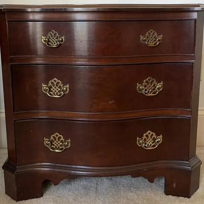 Pennsylvania House Mahogany 3-Drawer Nightstand

