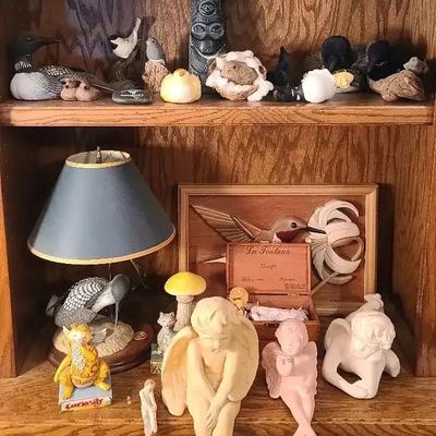 Table Lamp with Ceramic, Wooden & Resin Figurines Featuring Jim Shore