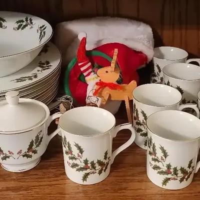 All the Trimmings Christmas Dishware & Holiday Decor
