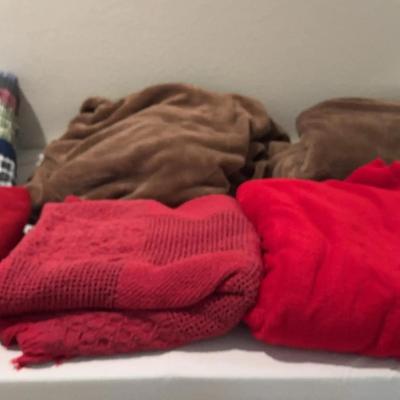 Full Size Quilt Bedspread And Blankets 