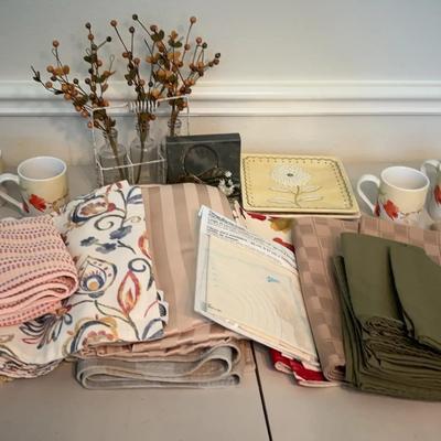 Dining Linens And Decor 