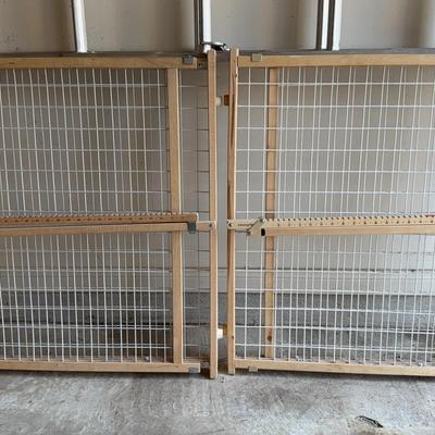 2 Expandable Doorway Gates