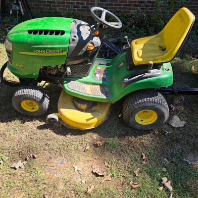 L100 5 speed John Deere tractor 