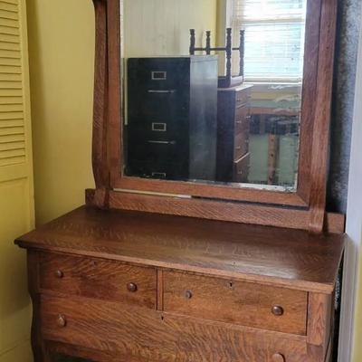 Chest With Mirror