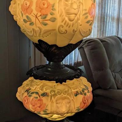 Beautiful Green And White Lion Head Lamp