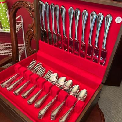 Sale Photo Thumbnail #377: 92 piece stainless set. Includes serving pieces. 