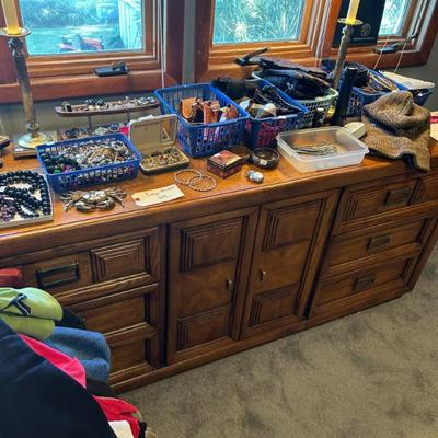 Sale Photo Thumbnail #557